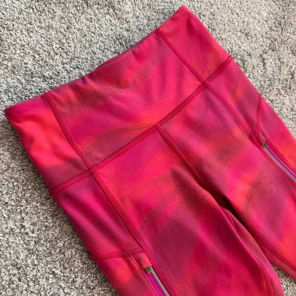 Athleta Rainier Printed Tight Size XS Brilliance Warm Pink Purple 24 x 26 - Picture 3 of 16